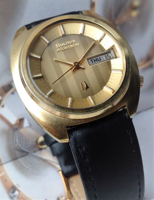 Bulova 2182 Day Date 1971 Front 